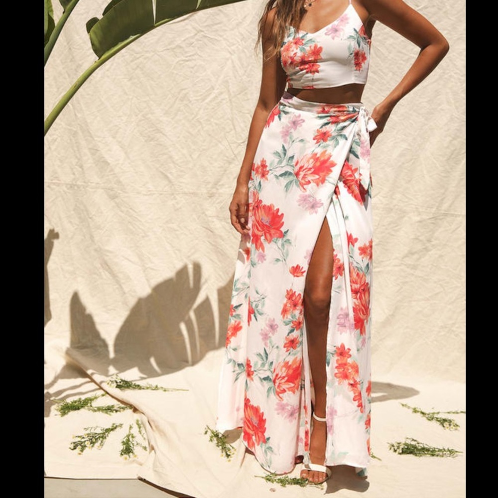NWT Lulu’s Two-Piece White Floral Wrap Dress
